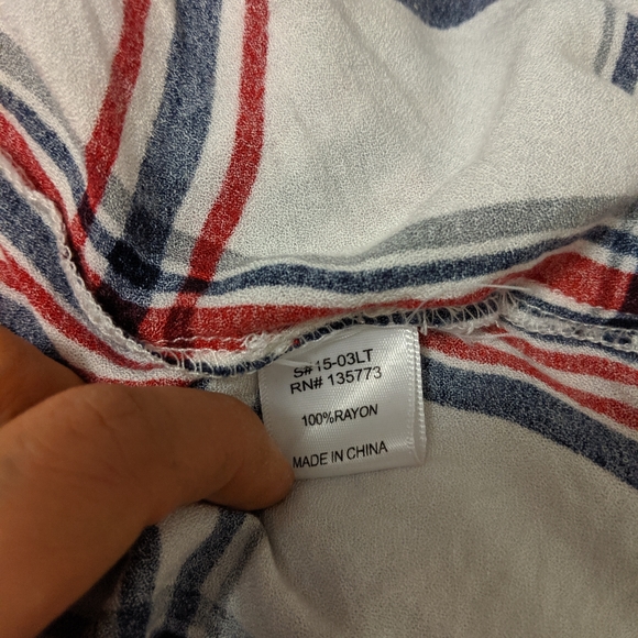 Oliviaceous button down plaid top size small - Picture 5 of 6